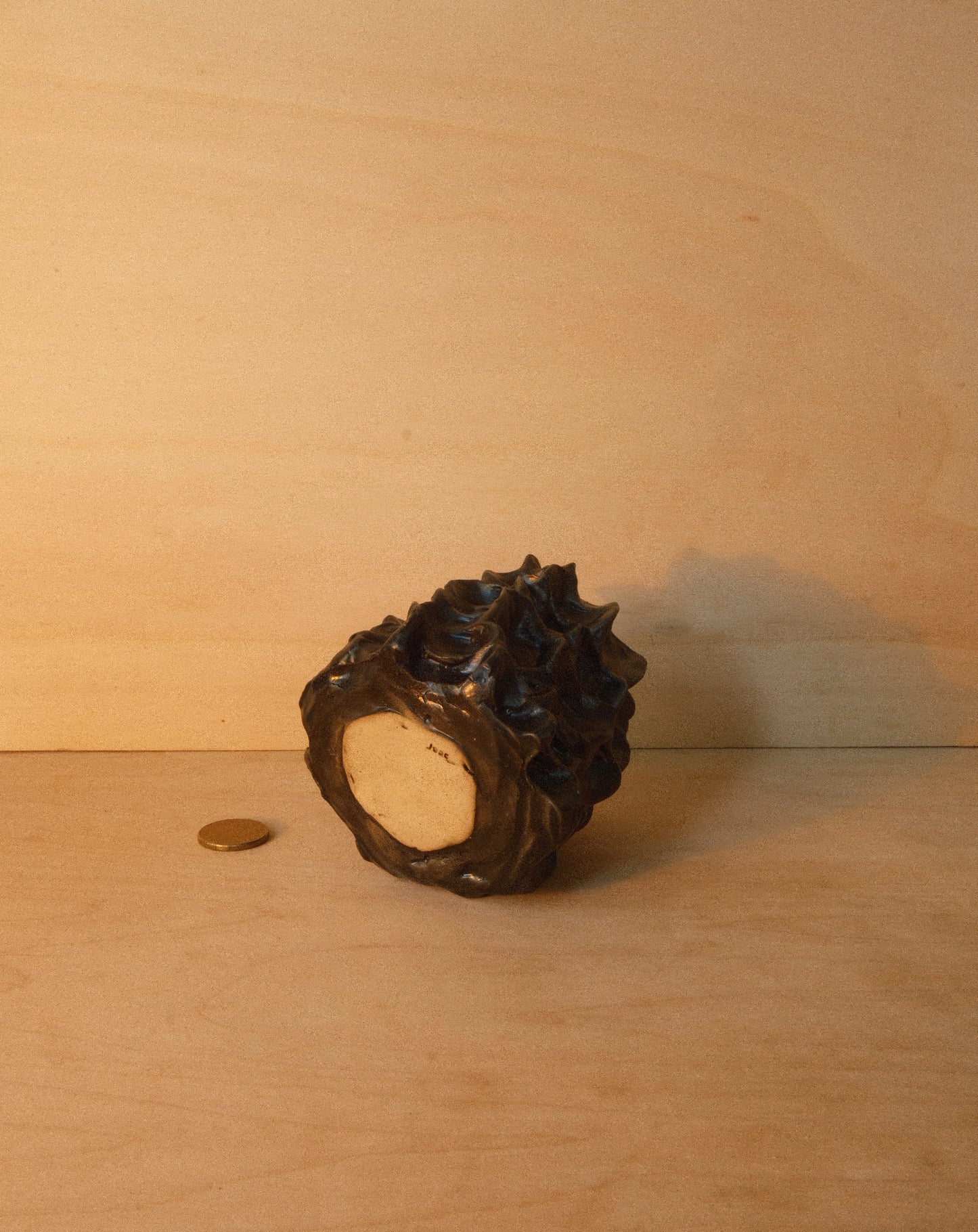 BLACK MOREL VASE 001