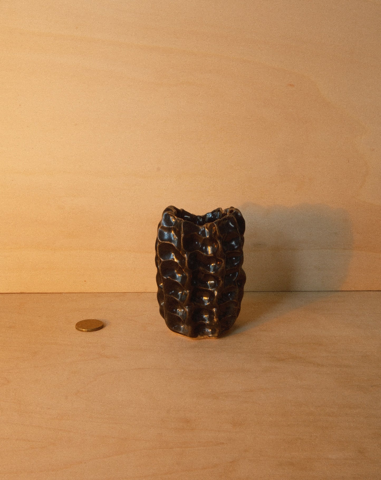 BLACK MOREL VASE 002
