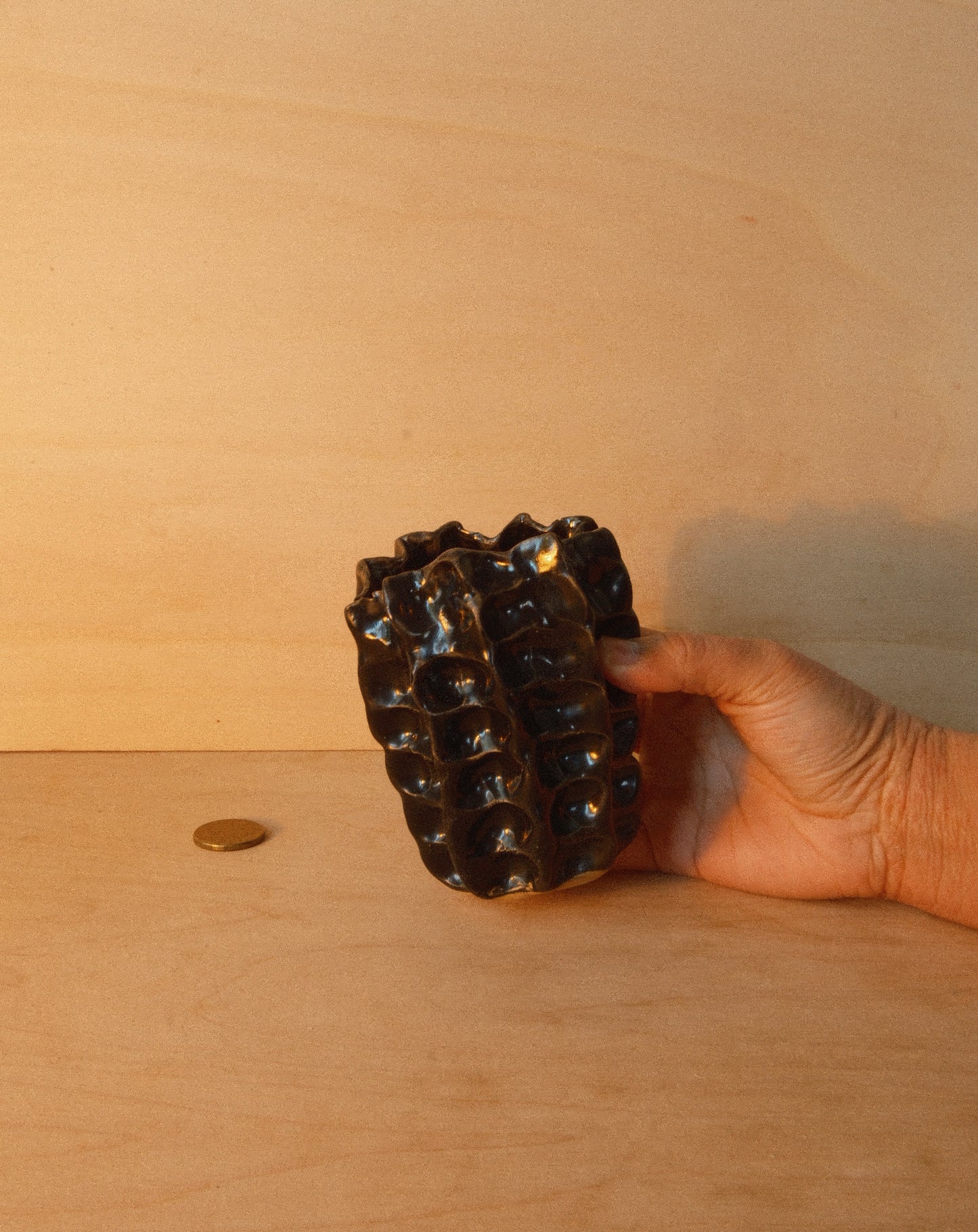 BLACK MOREL VASE 002