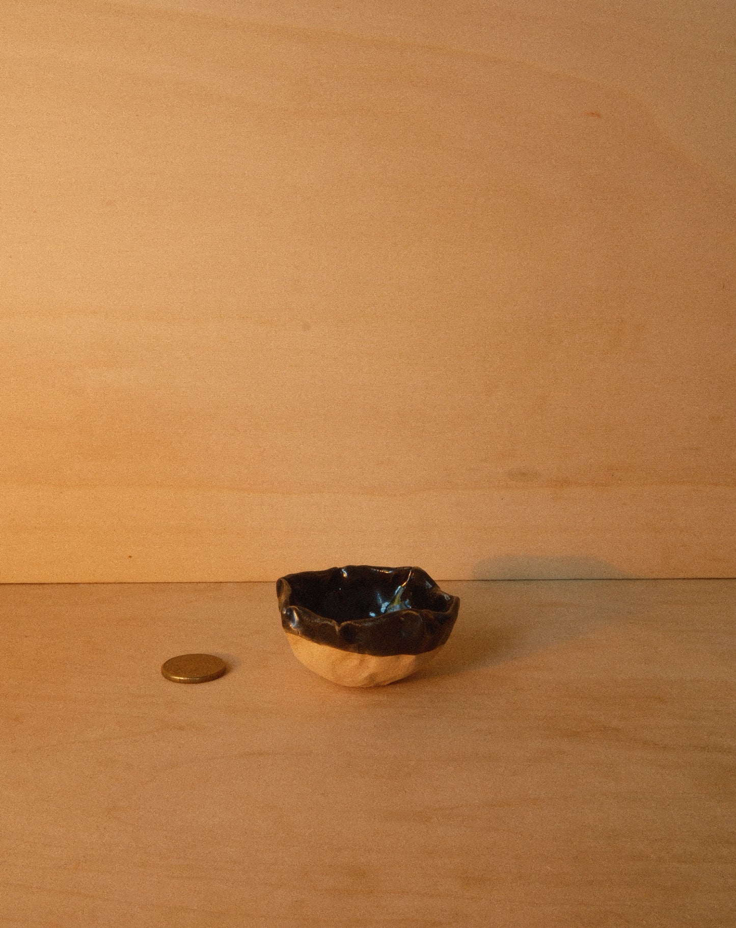 BLACK SHROOM DISH 001