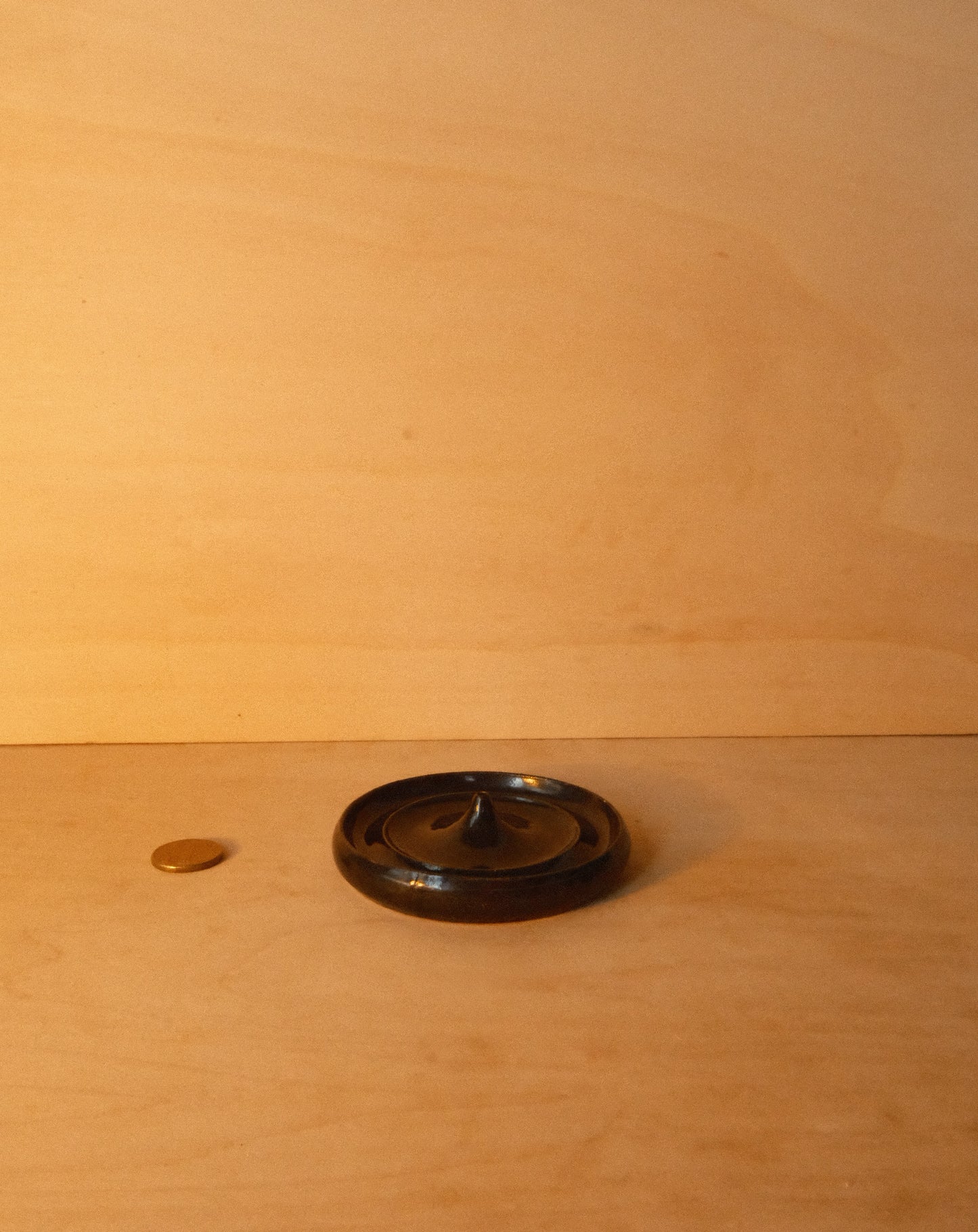 BLACK INCENSE DISH 001