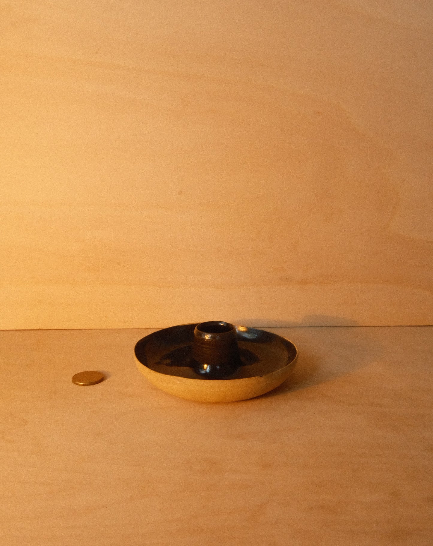 BLACK INCENSE DISH 002