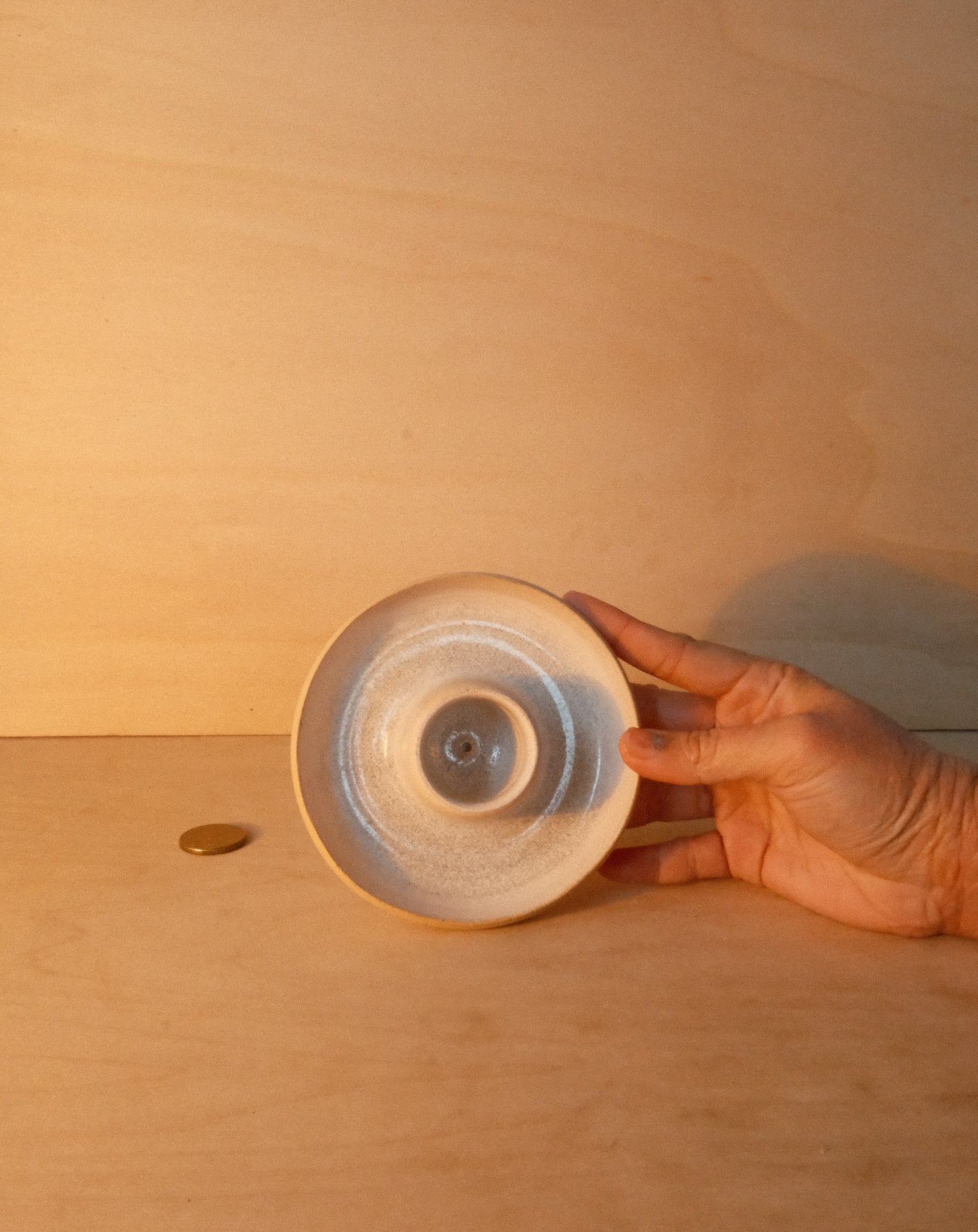 WHITE INCENSE DISH 001