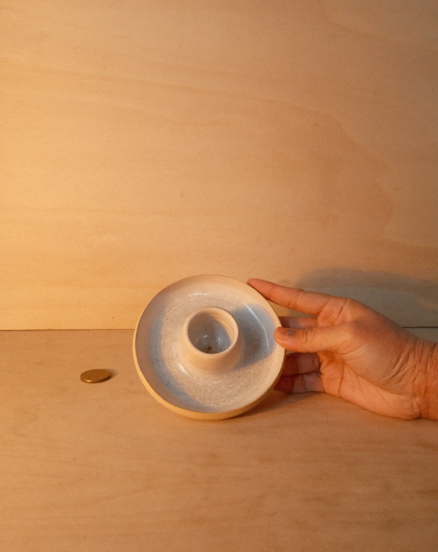 WHITE INCENSE DISH 001