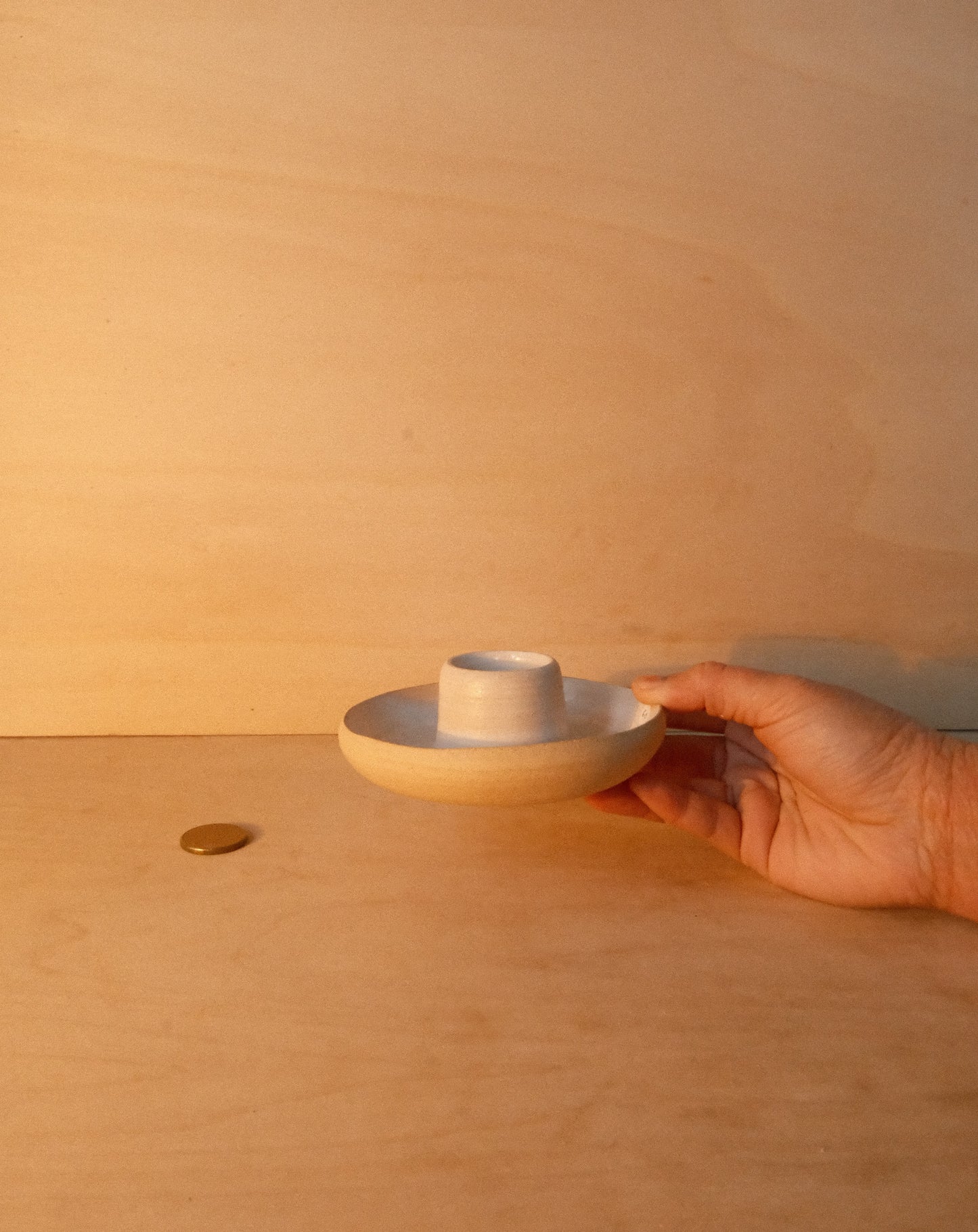 WHITE INCENSE DISH 001