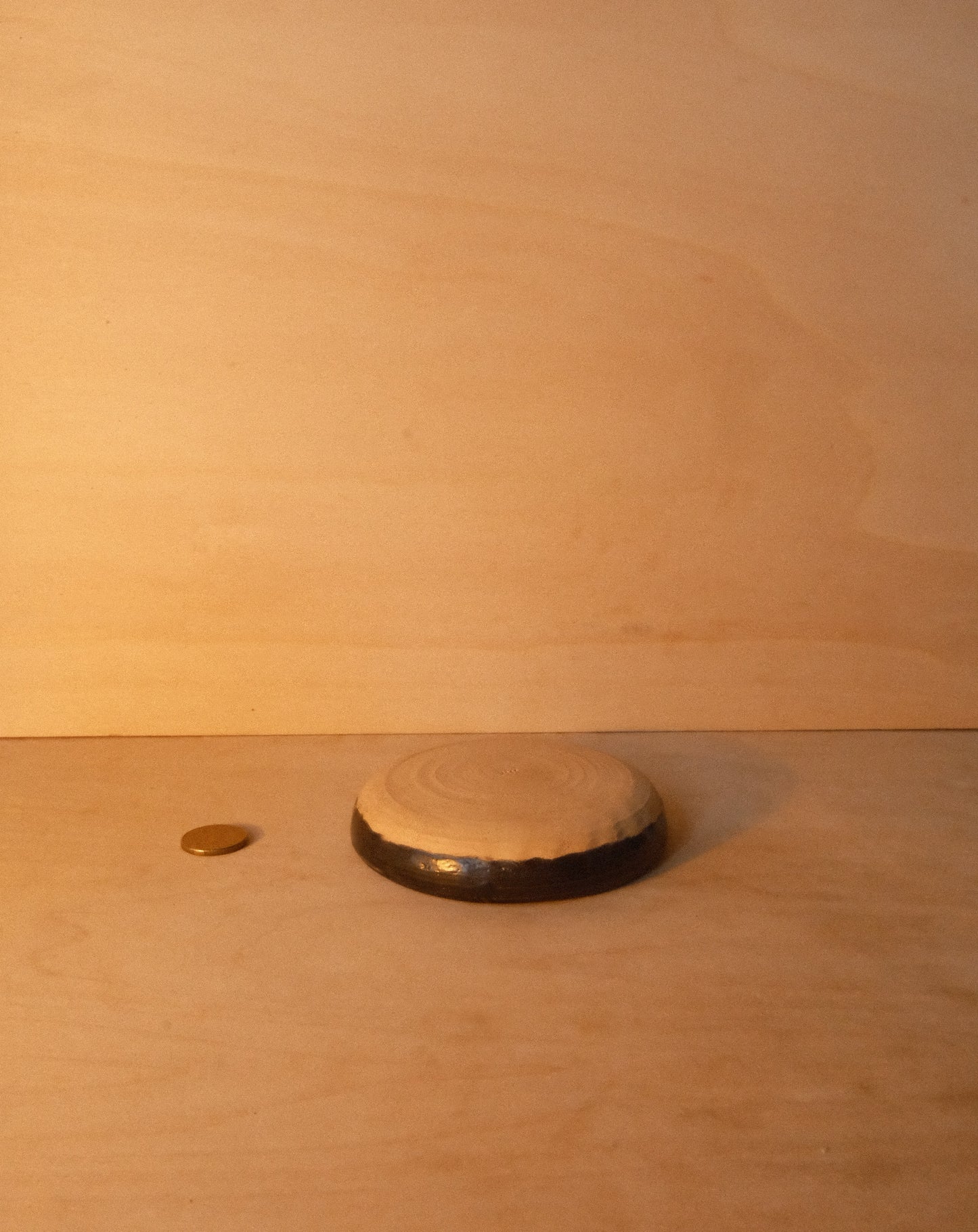 BLACK INCENSE DISH 003