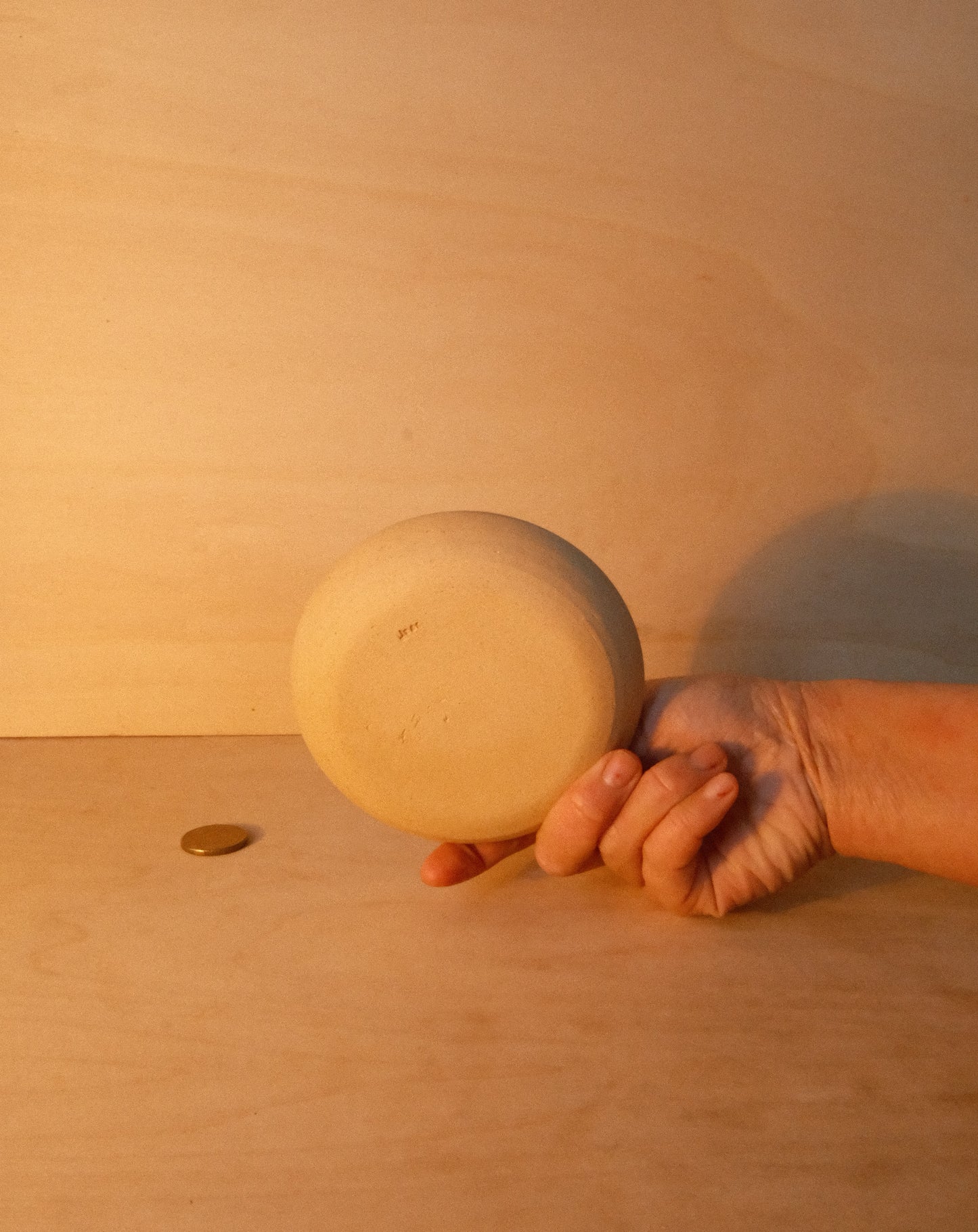 WHITE INCENSE DISH 002