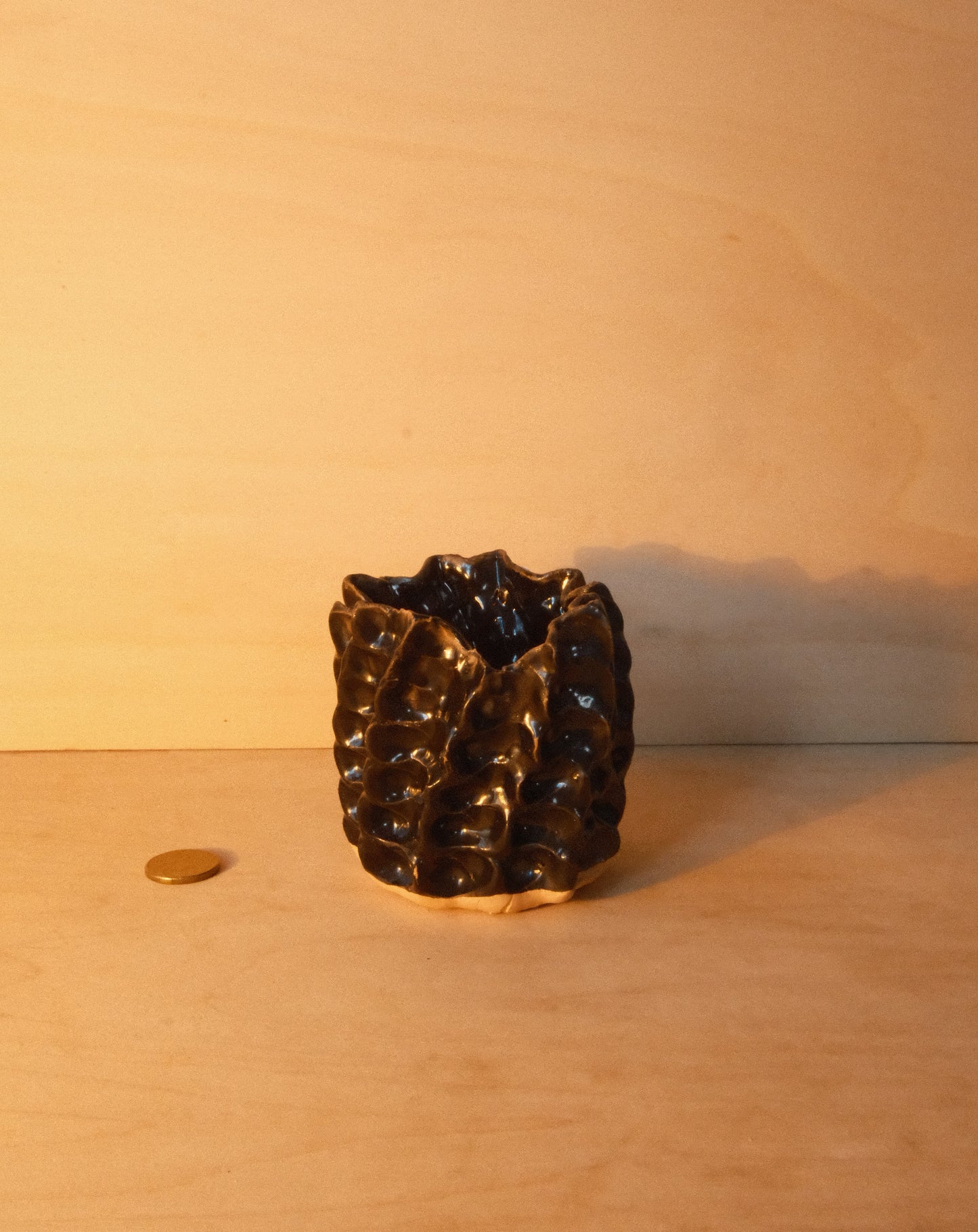 BLACK MOREL VASE 003
