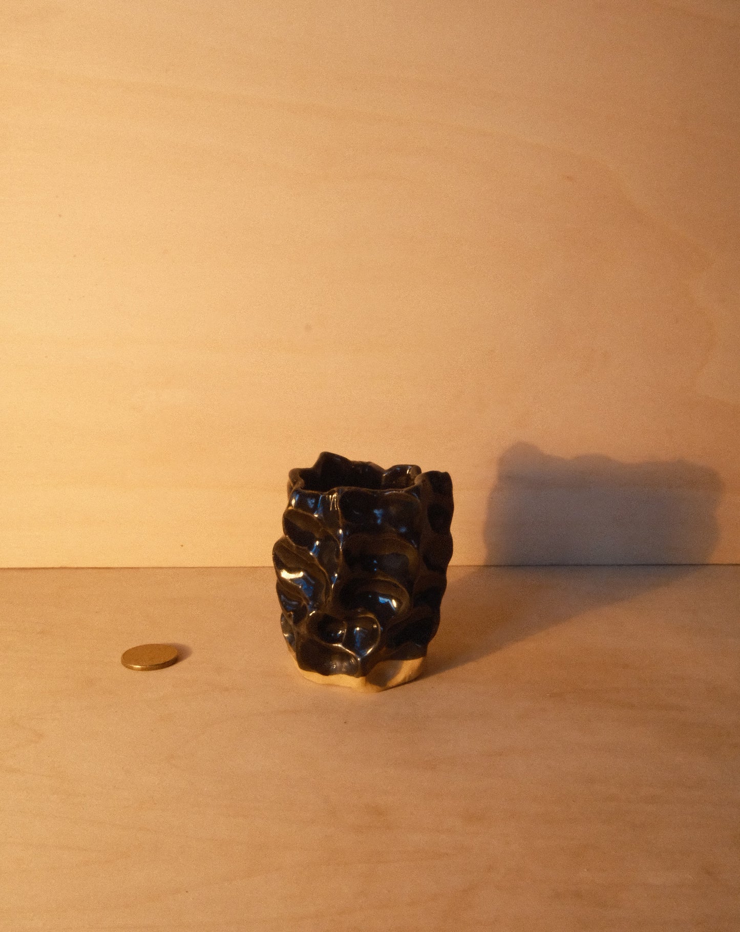 BLACK MOREL VASE 004