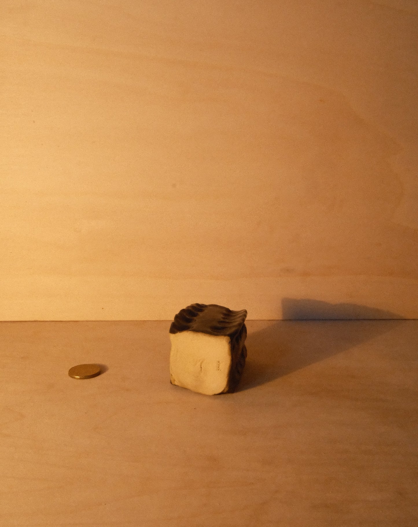 BLACK MOREL VASE 005