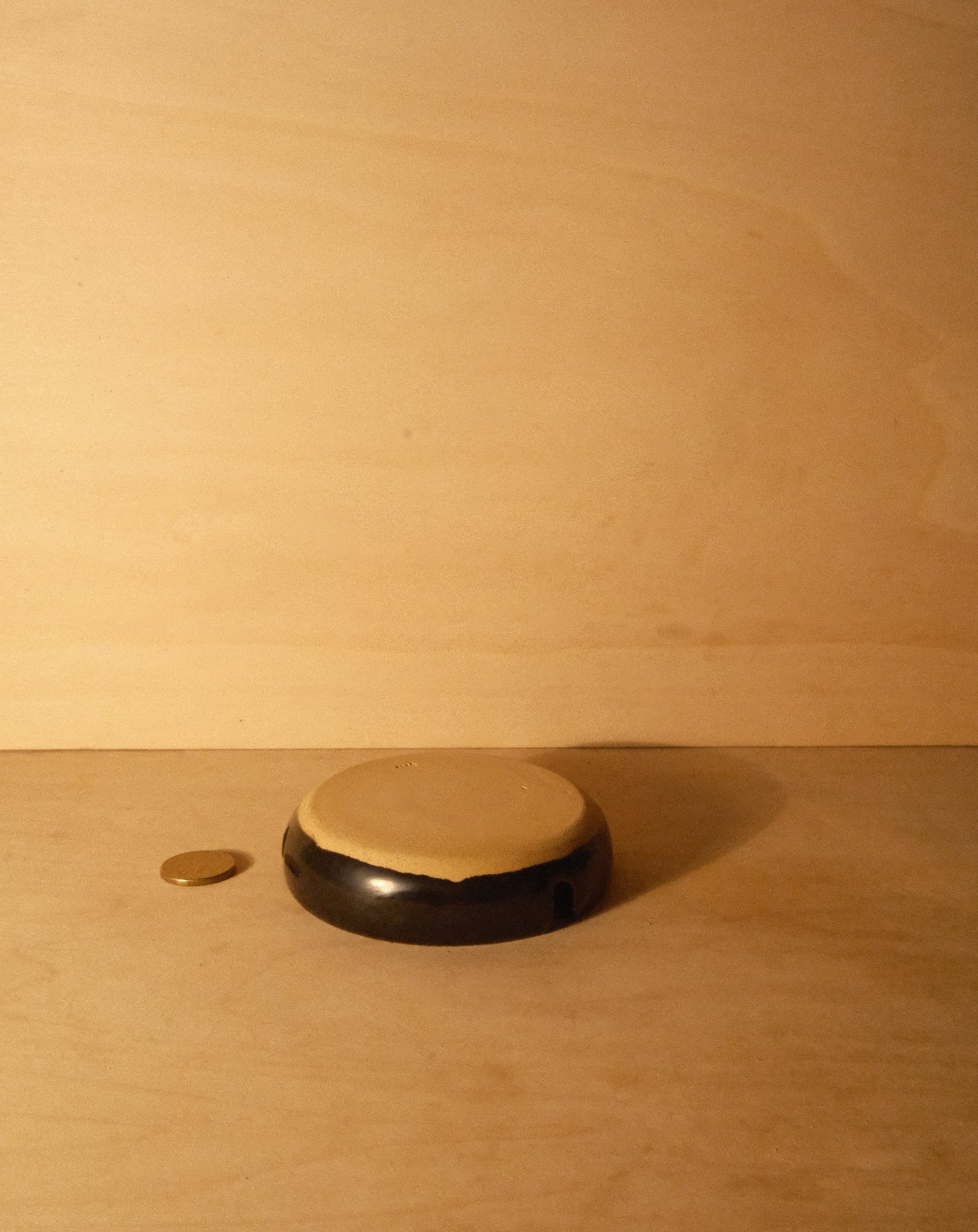 BLACK ASHTRAY 001