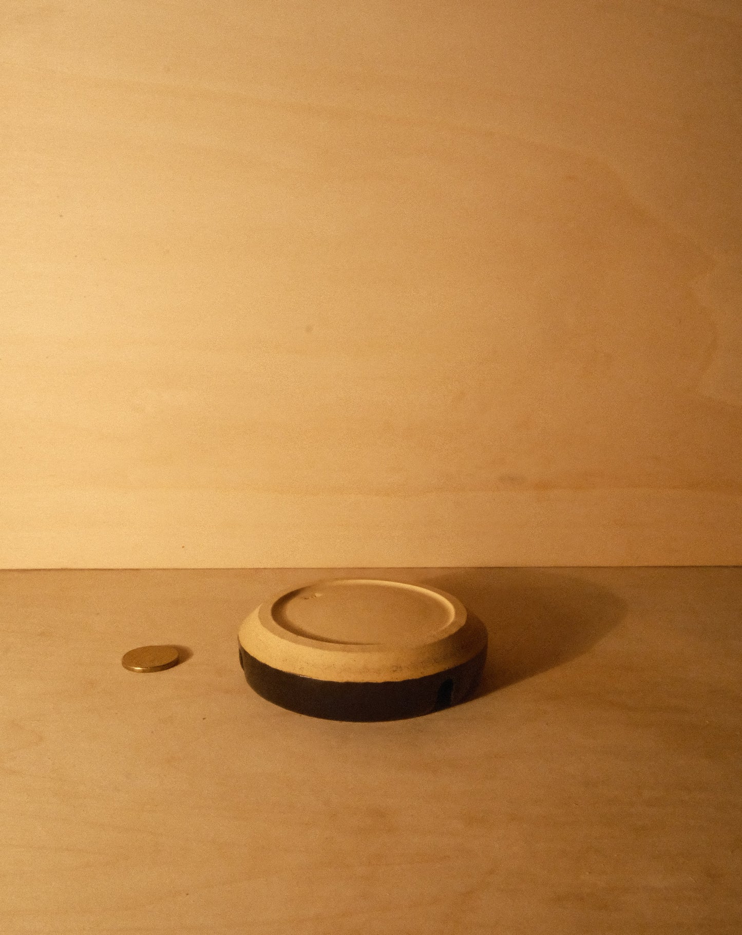 BLACK ASHTRAY 004