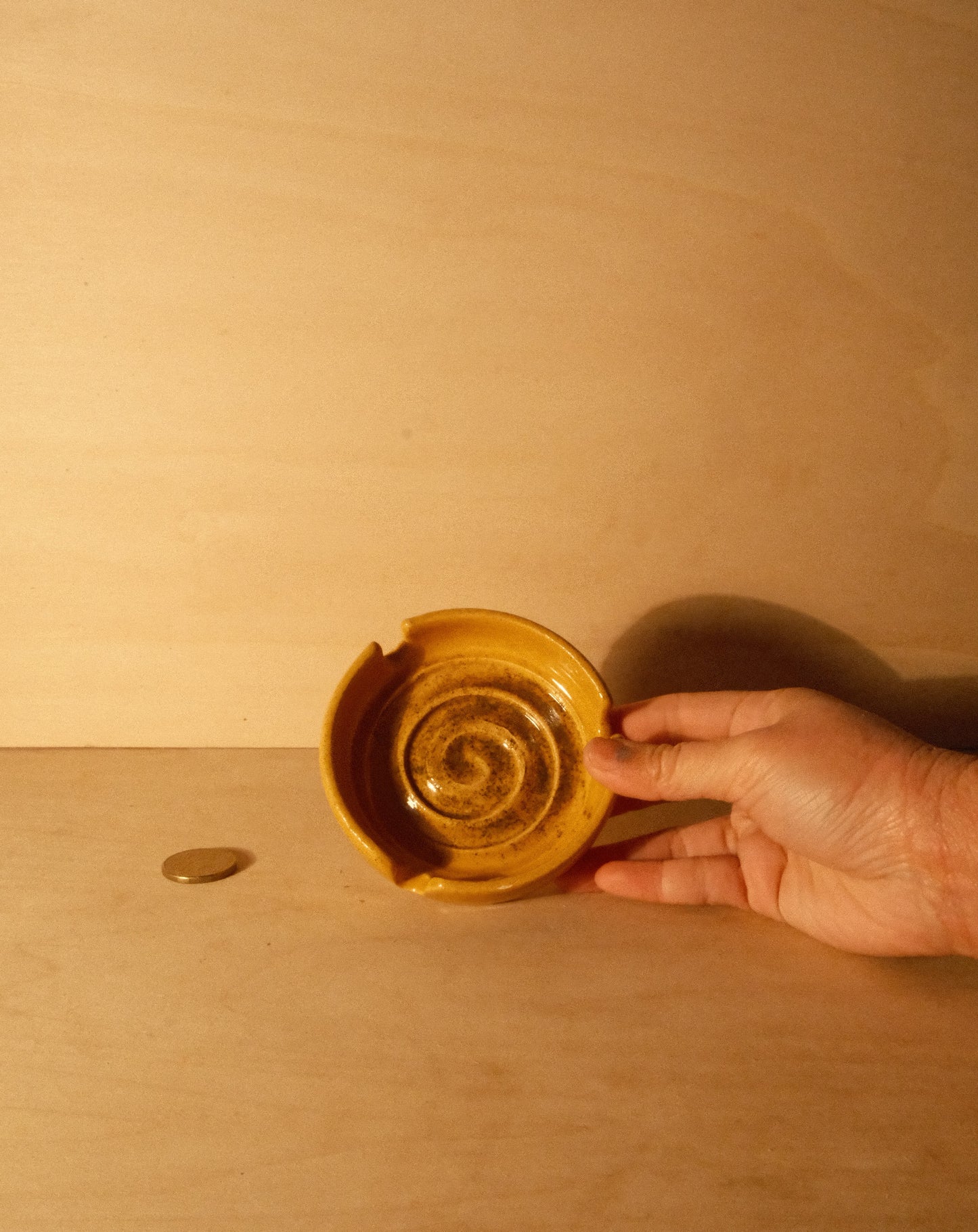 HONEY ASHTRAY 001