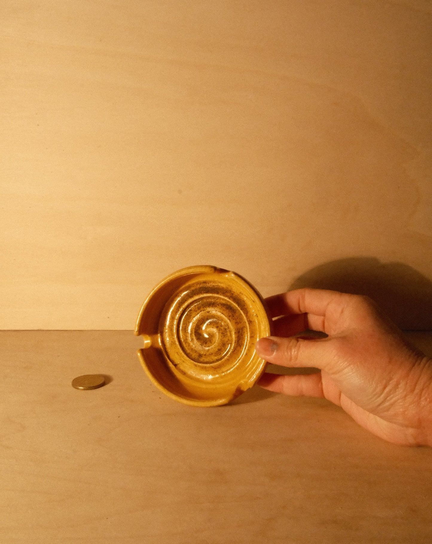 HONEY ASHTRAY 001