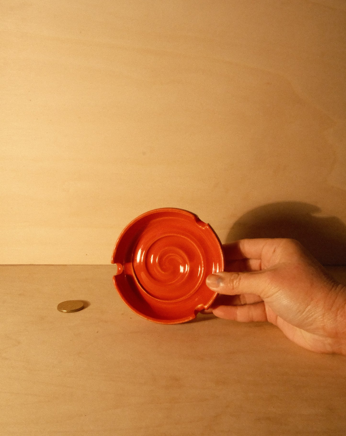 RED ASHTRAY 001