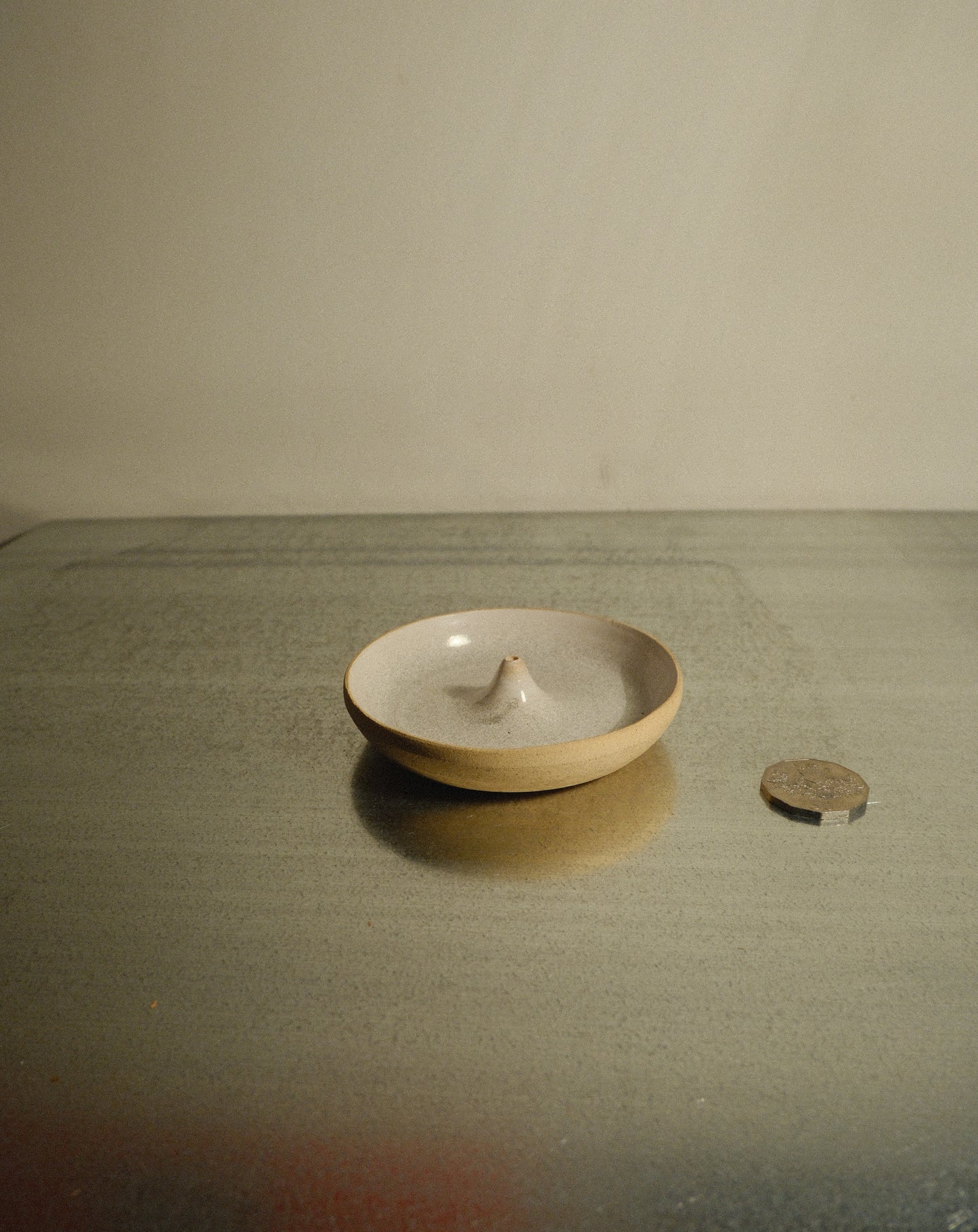 WHITE INCENSE DISH 002