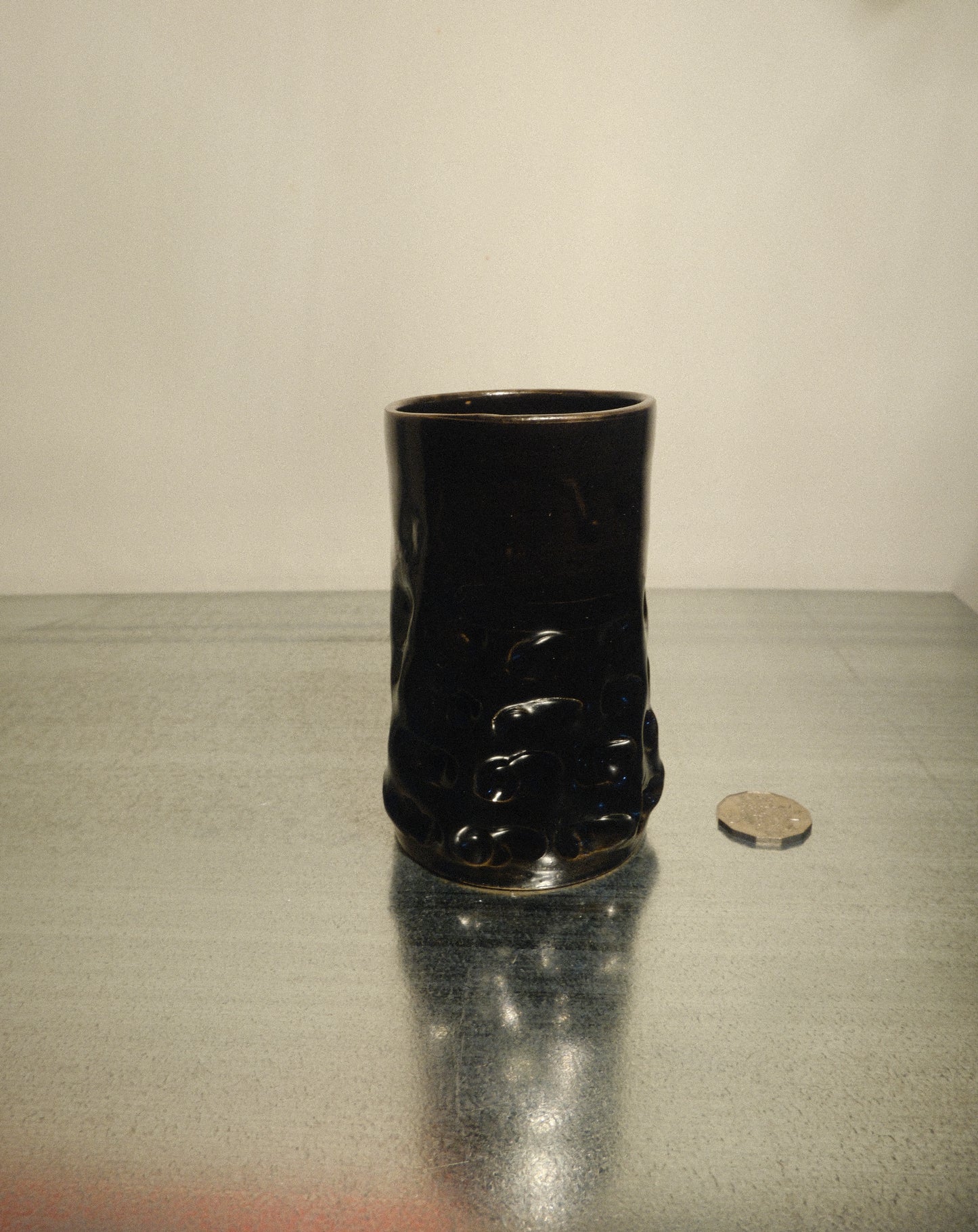 BLACK MOREL VASE 001