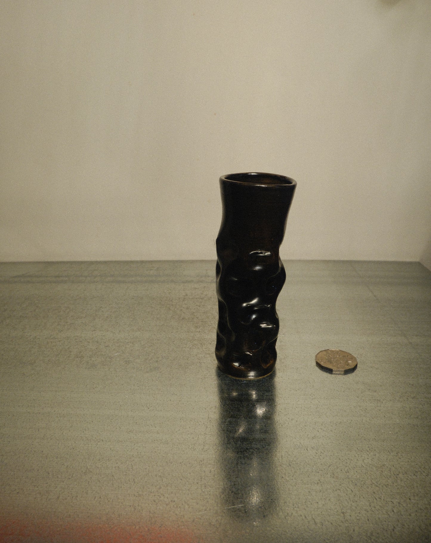 BLACK MOREL VASE 002