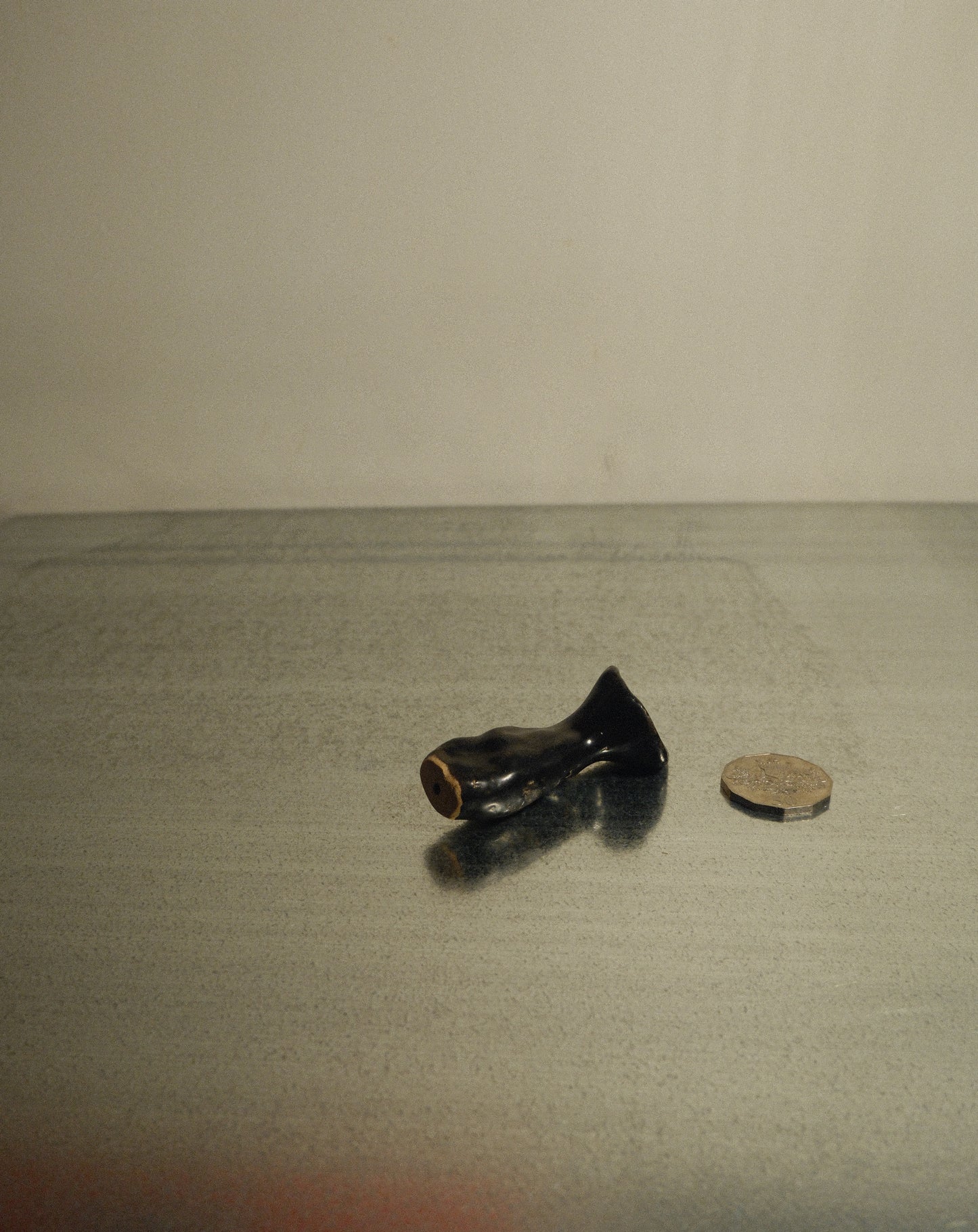 BLACK CERAMIC PIPE 001