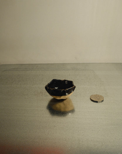 BLACK SHROOM DISH 001