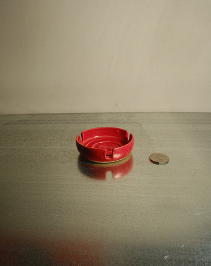 RED ASHTRAY 001