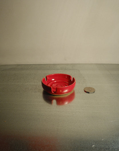 RED ASHTRAY 001