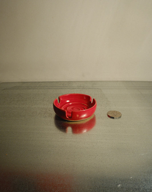 RED ASHTRAY 001