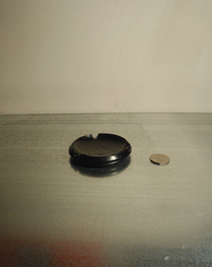 BLACK ASHTRAY 002