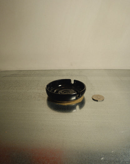BLACK ASHTRAY 001