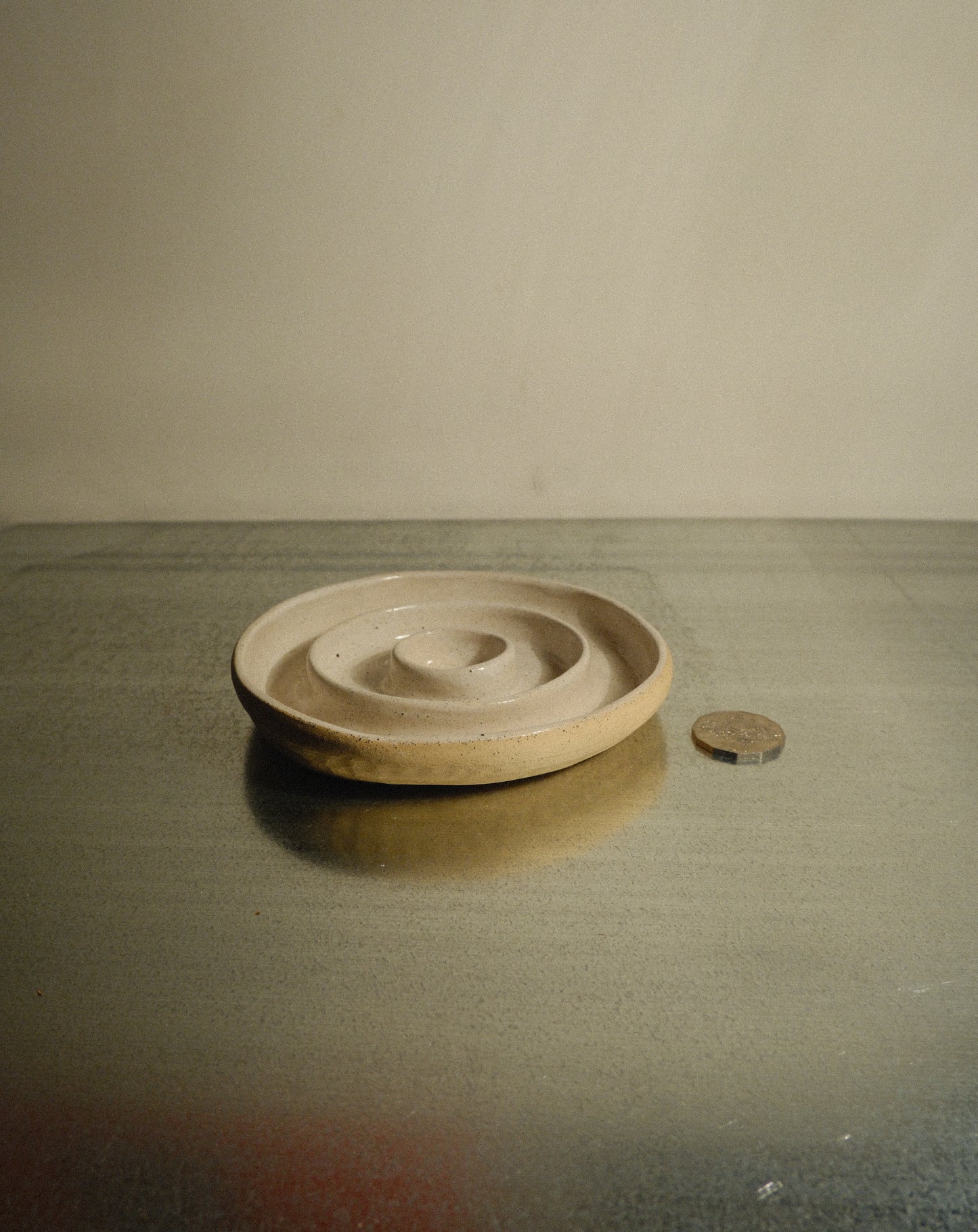 WHITE SLOW FEEDER DOG BOWL