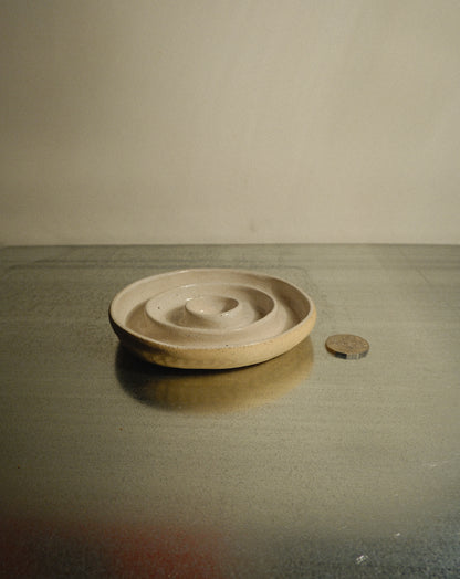 WHITE SLOW FEEDER DOG BOWL