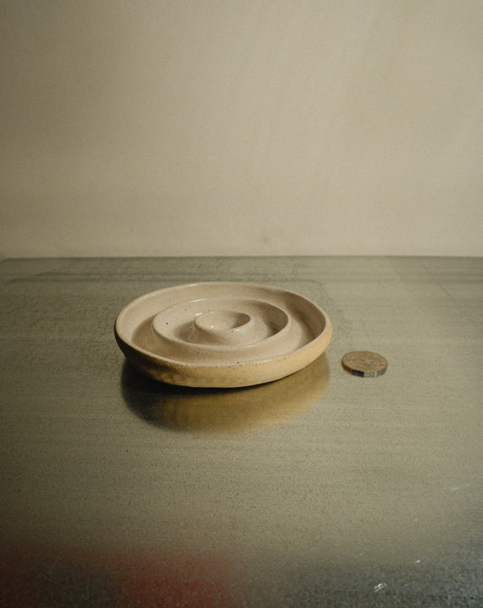 WHITE SLOW FEEDER DOG BOWL