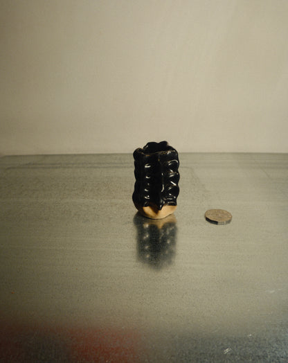 BLACK MOREL VASE 006