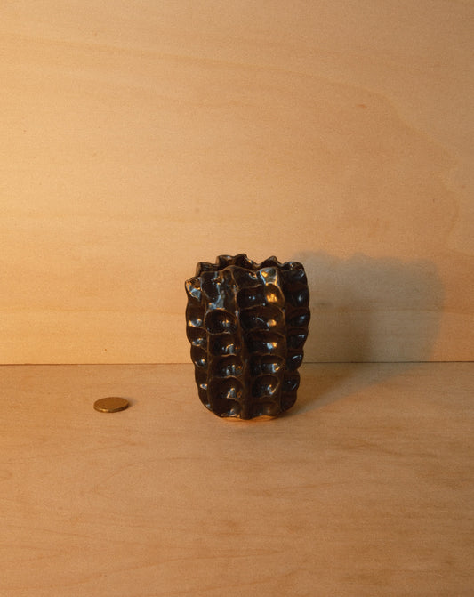 BLACK MOREL VASE 002