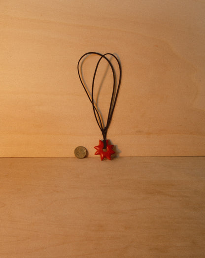 RED STAR NECKLACE 001