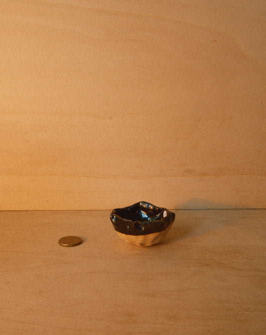 BLACK SHROOM DISH 001
