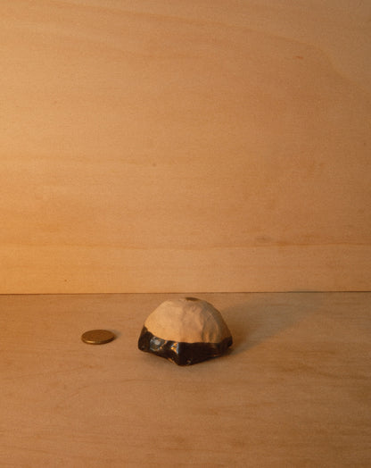 BLACK SHROOM DISH 001