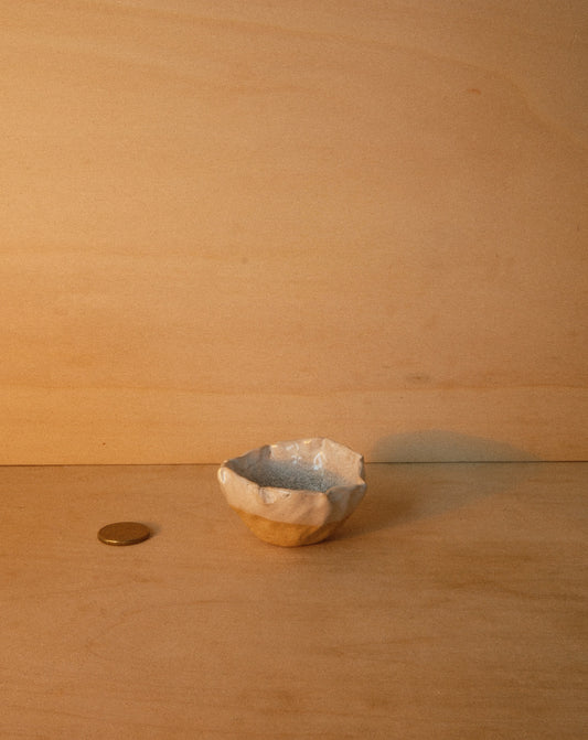 WHITE SHROOM DISH 001