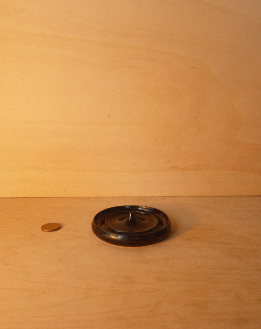 BLACK INCENSE DISH 001