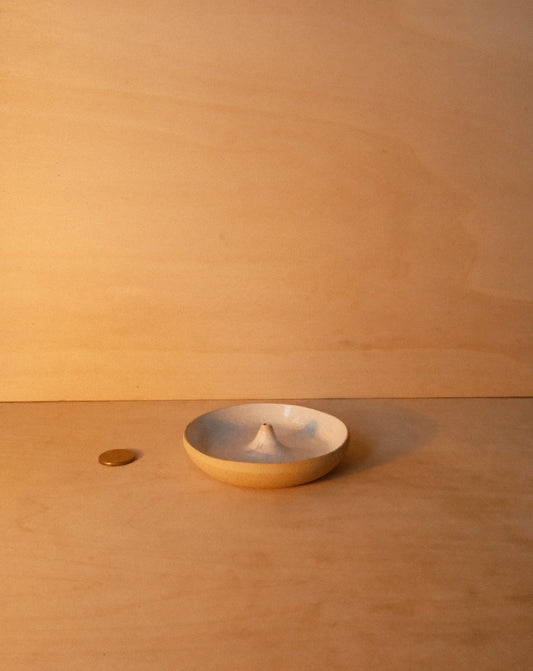WHITE INCENSE DISH 002