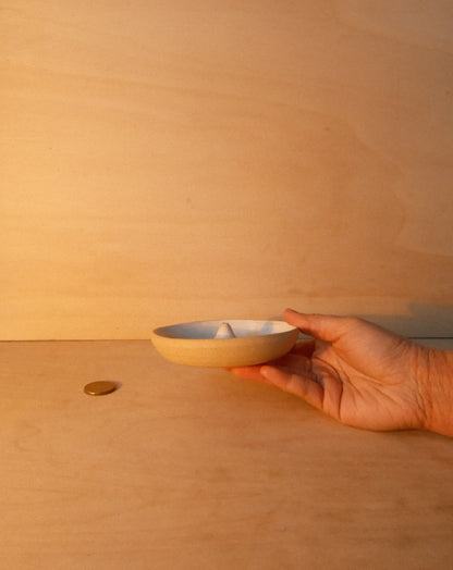 WHITE INCENSE DISH 002