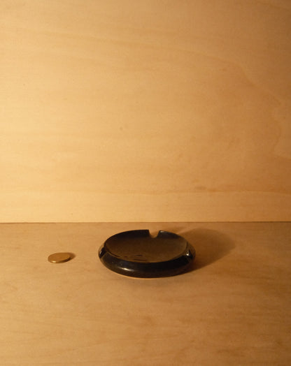 BLACK ASHTRAY 002