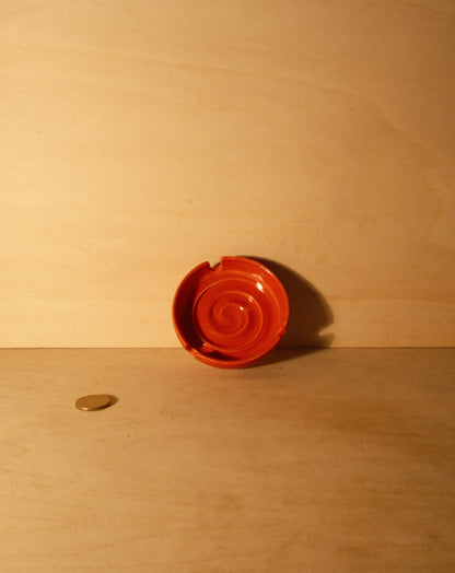 RED ASHTRAY 001