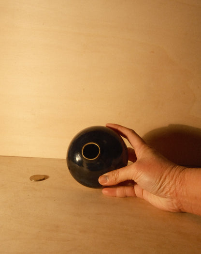 BLACK BUD VASE 001