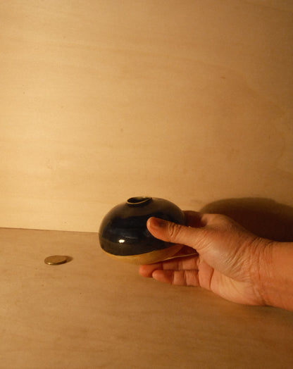 BLACK BUD VASE 001