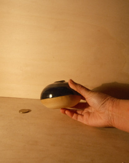 BLACK BUD VASE 001