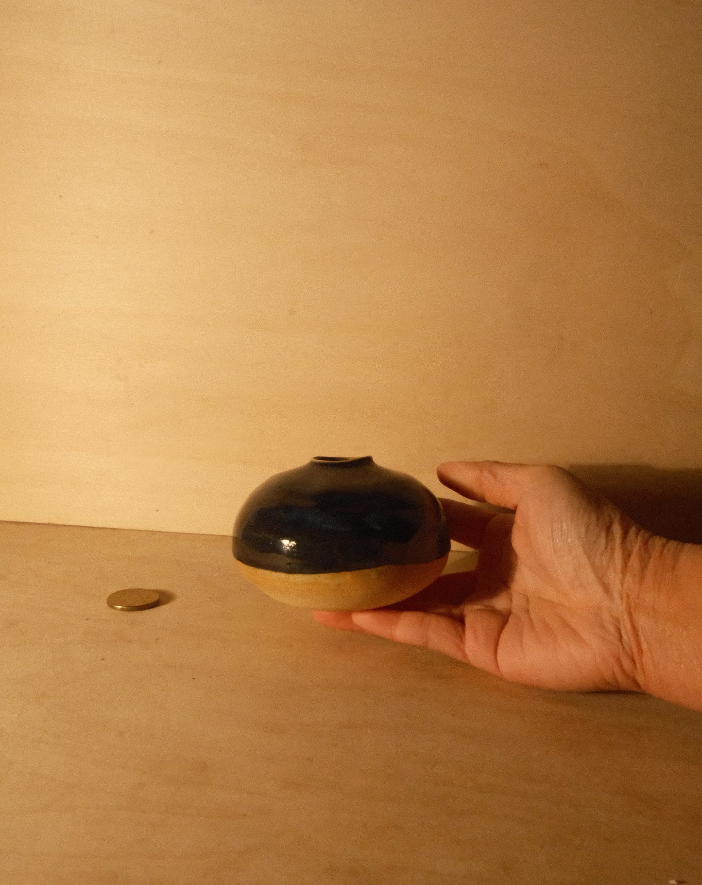 BLACK BUD VASE 001