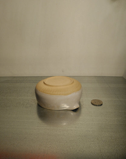 WHITE SATIN SPOUTED MATCHA BOWL